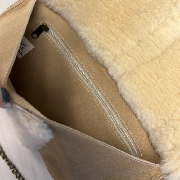 Ugh Shearling crossbody / Fanny Pack Bag Clutch - Picture 3 of 4